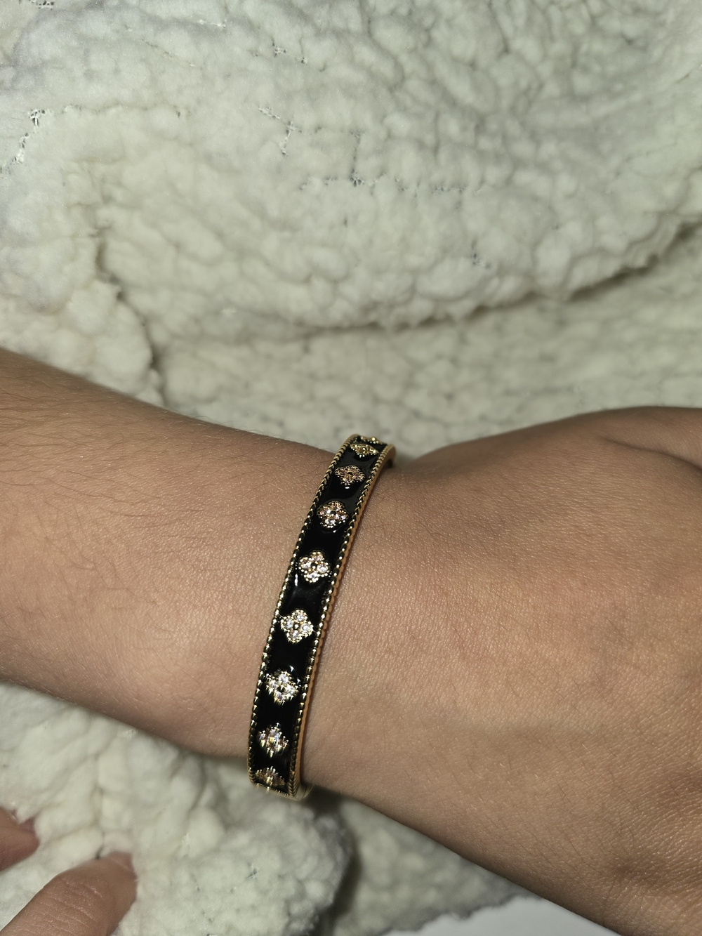 22kgp Dubai Jewelry Gold-Tone Black Enamel Crystal Accent Bangle Bracelet